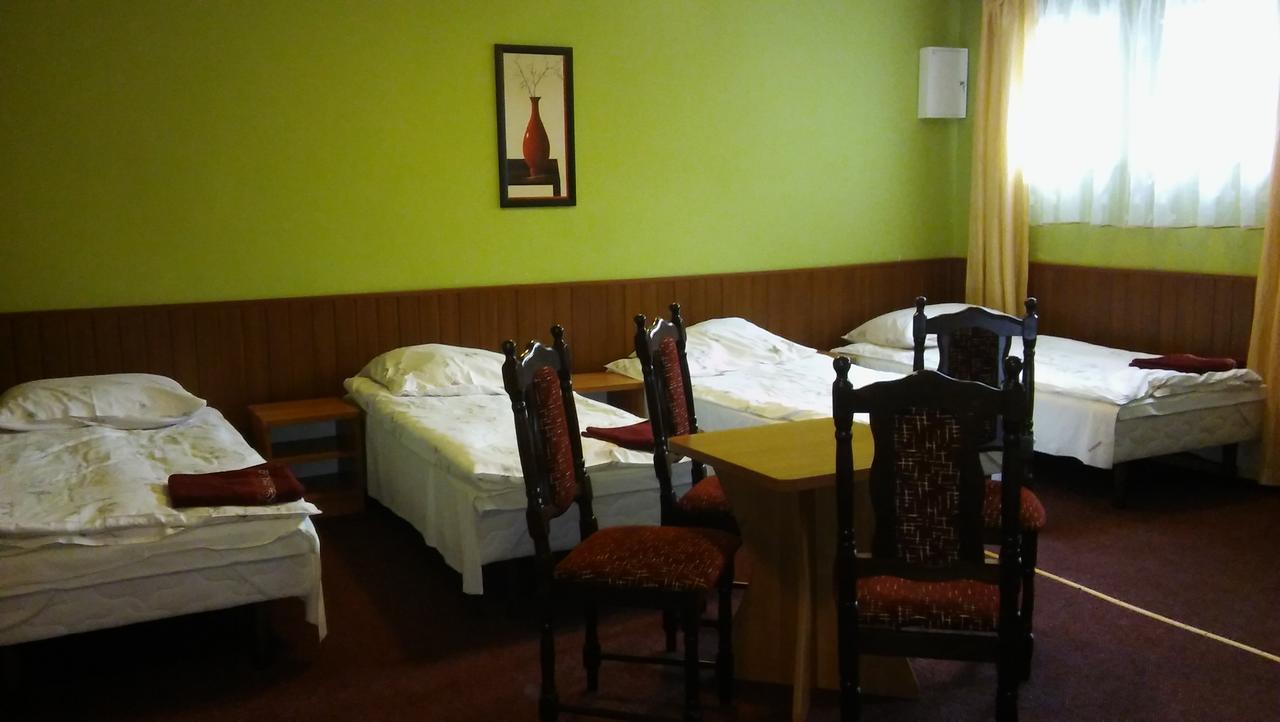 Hotel Kakadu โคนิน ภายนอก รูปภาพ