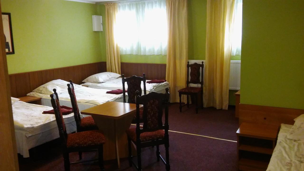Hotel Kakadu โคนิน ภายนอก รูปภาพ