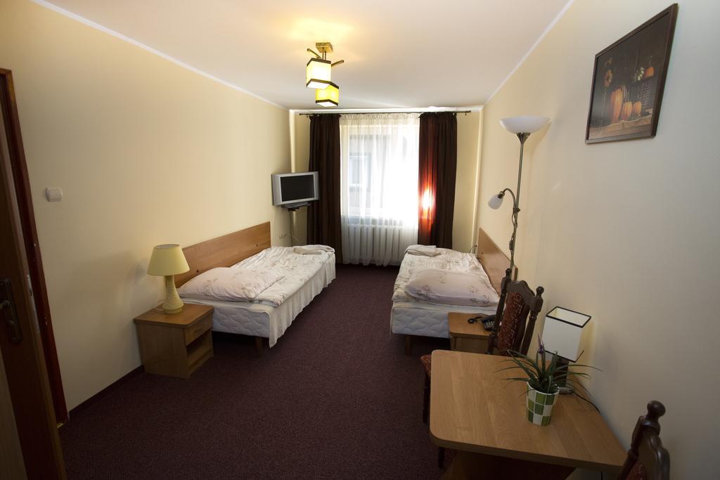 Hotel Kakadu โคนิน ภายนอก รูปภาพ