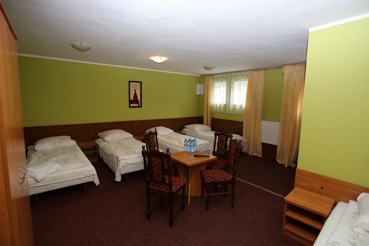 Hotel Kakadu โคนิน ภายนอก รูปภาพ
