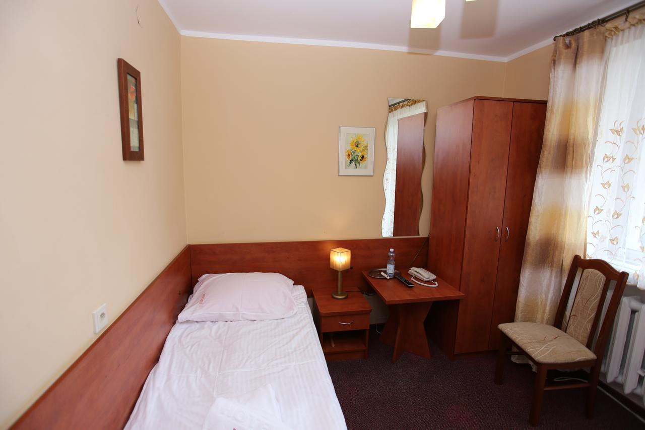 Hotel Kakadu โคนิน ภายนอก รูปภาพ