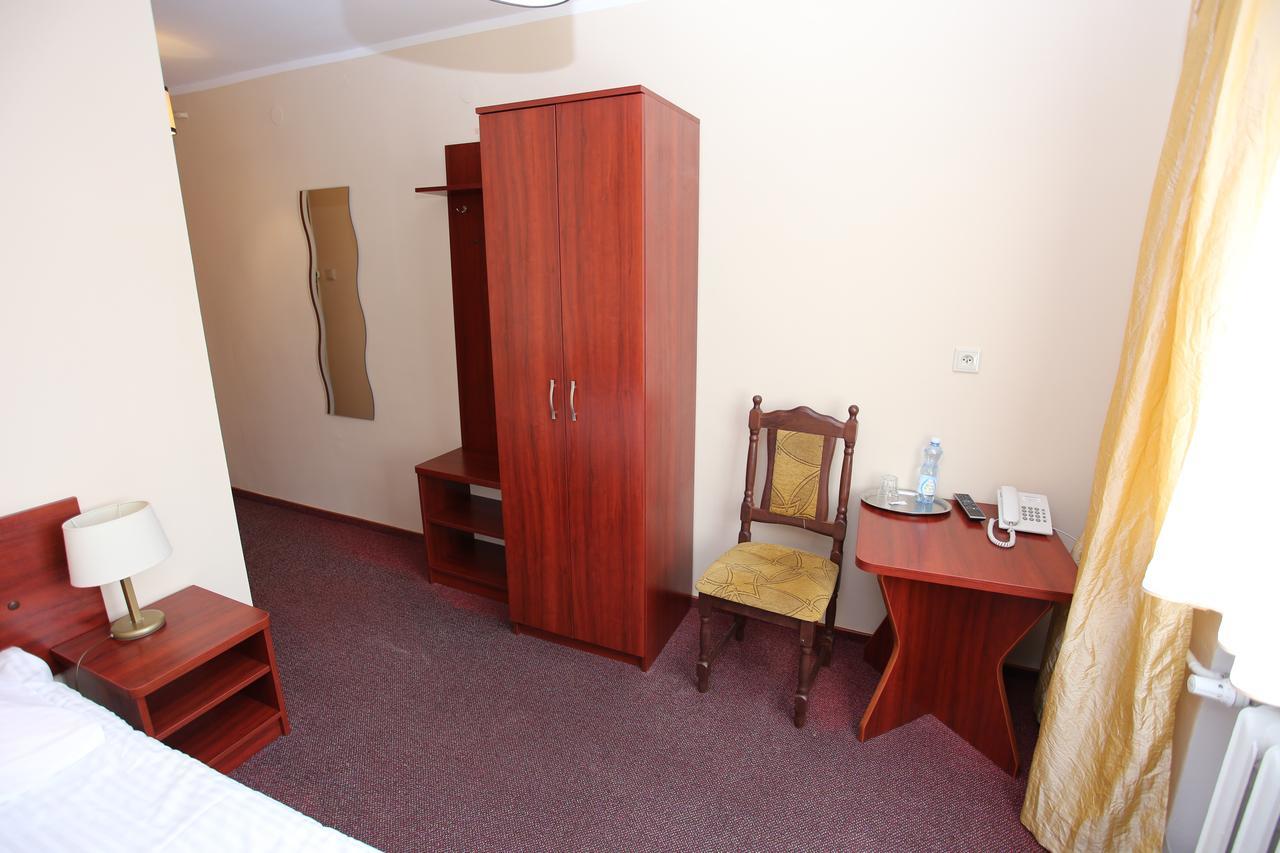 Hotel Kakadu โคนิน ภายนอก รูปภาพ