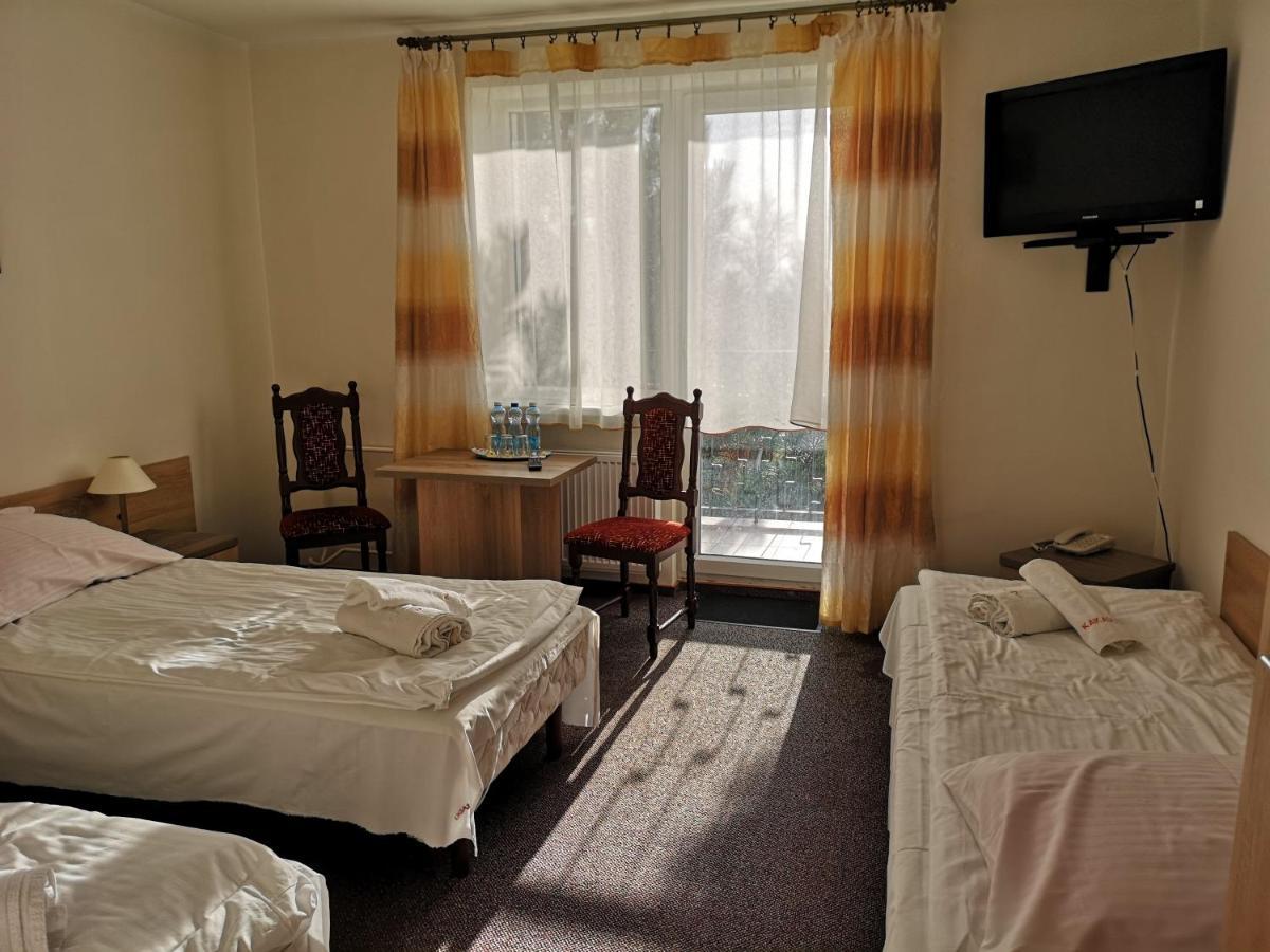 Hotel Kakadu โคนิน ภายนอก รูปภาพ