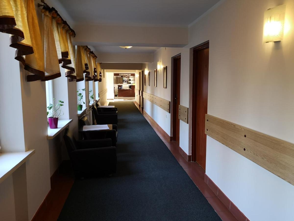 Hotel Kakadu โคนิน ภายนอก รูปภาพ